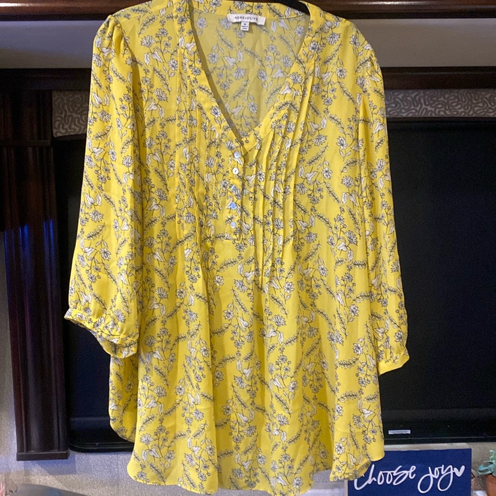 Beautiful yellow tunic top with white floral print